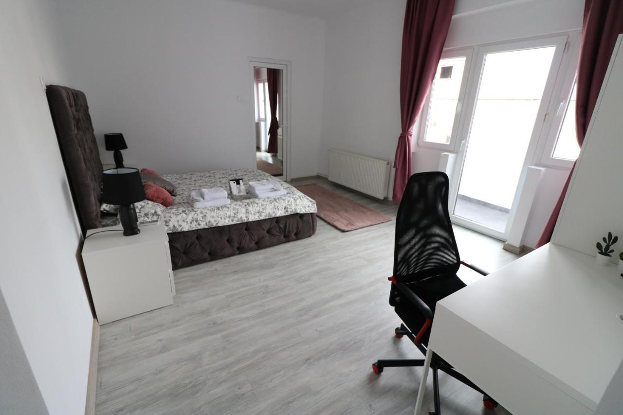 Athenee Palace Apartment - Panoramic View Terrace & Balcony - Free Minibar Bukarest Exteriör bild