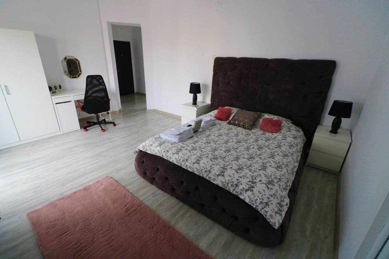 Athenee Palace Apartment - Panoramic View Terrace & Balcony - Free Minibar Bukarest Exteriör bild