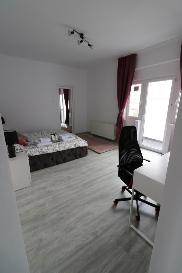 Athenee Palace Apartment - Panoramic View Terrace & Balcony - Free Minibar Bukarest Exteriör bild